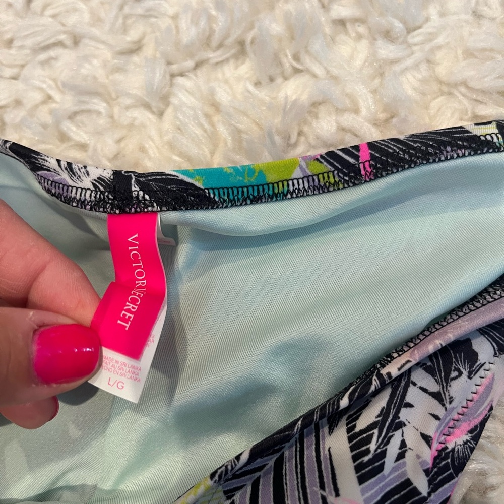 Victoria Secret bikini - Picture 13 of 13